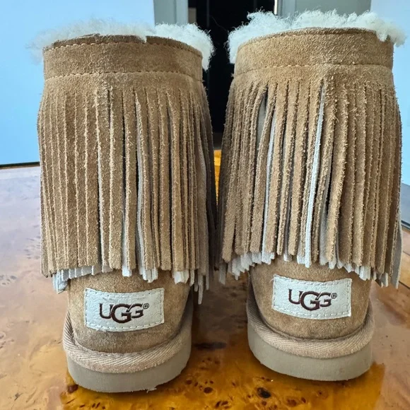 Kids Ugg Boots with fringe - Picture 2 of 7